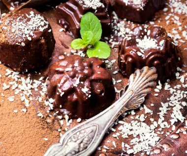 Cevizli çikolata şeker