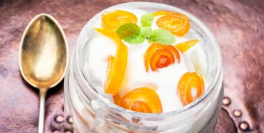 Lezzetli portakal dondurma