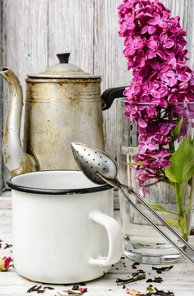 Custard tea and lilac — Stock Photo, Image