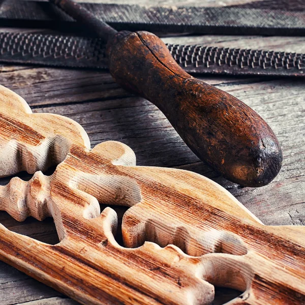 Las habilidades para cortar madera —  Fotos de Stock