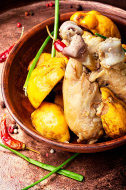 Sote tavuk ve ayva ile