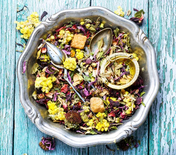 Hojas de flores de té de hierbas — Foto de Stock