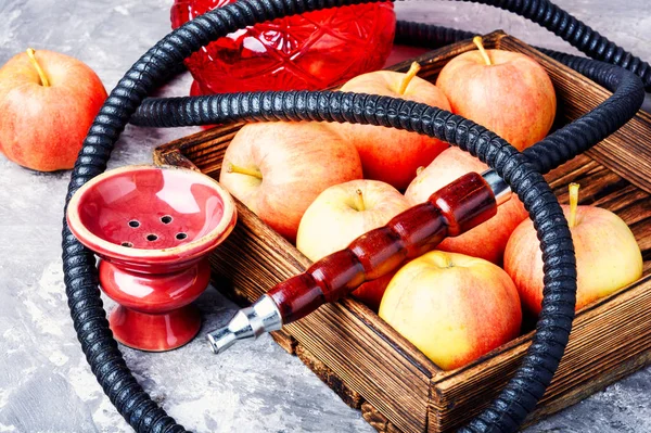 Narguile con manzana para relajarse — Foto de Stock