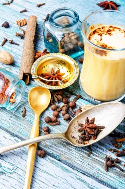 Masala çay baharatlar ile