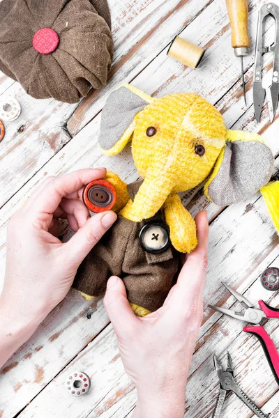 El yapımı oyuncak fil — Stok fotoğraf