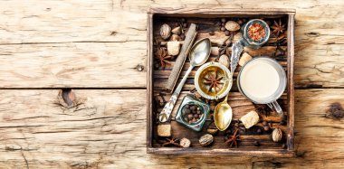 Masala çay baharatlar ile