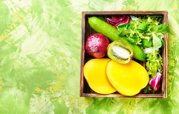 Színes gyümölcsök és zöldségek — Stock Fotó