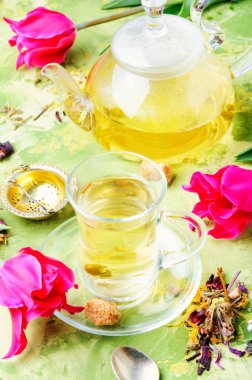 Bitkisel çay ve Pınar Lale