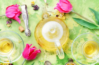 Bitkisel çay ve Pınar Lale