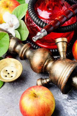 Apple ile şık oryantal shisha