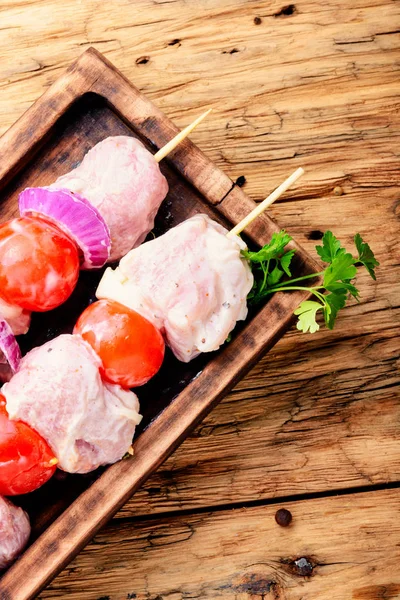 Carne Cruda Shish Kebab Pinchos Con Especias —  Fotos de Stock