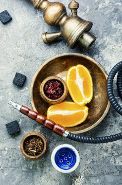 Doğu meyvesi nargile sigara