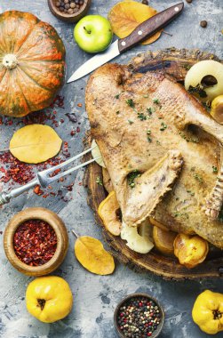 Tam pişmiş ördek.