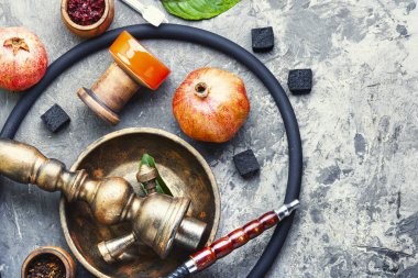 Nar aromalı nargile.