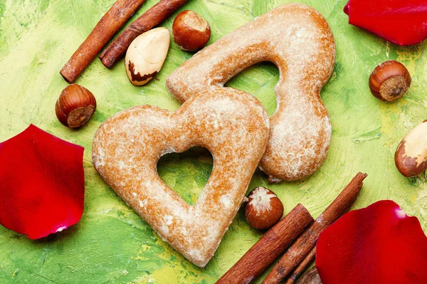 Biscuits au sucre en forme de coeur — Photo