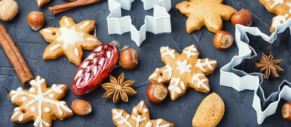 Weihnachtsplätzchen gebacken — Stockfoto