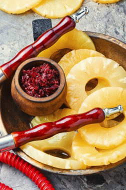 Ananas aromalı nargile..