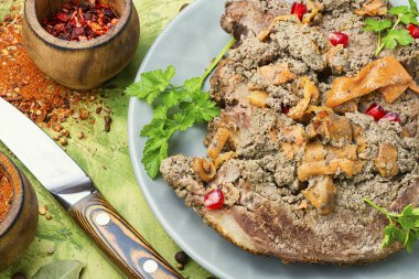 Kızarmış ördek dolması.