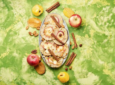 Elmalı kızarmış gözleme.