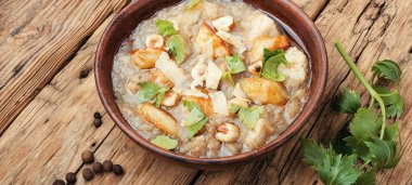 Vejetaryen Kudüs enginar çorbası