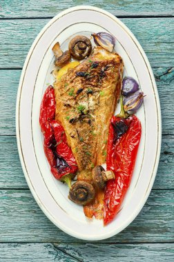 sebzeli fırında balık