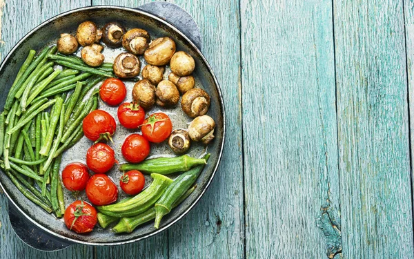 Grilled vegetables in pan — Stock Photo, Image
