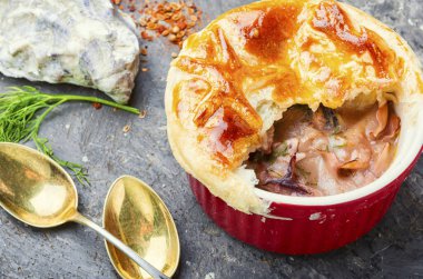 Deniz ürünleri çorbası veya jülyen çorbası..