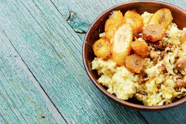 Bouillie Millet Aux Bananes Noix Caramélisées Petit Déjeuner Sain Copier — Photo