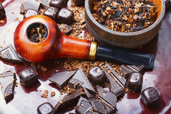 Chocolate Flavored Tobacco Smoking Pipes Smoking Pipe Tobacco Leaves — Stock Photo, Image