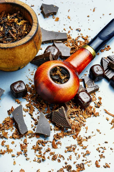 Csokoládé Ízesített Dohány Füstölgő Pipák Dohánypipa Tele Dohánnyal — Stock Fotó