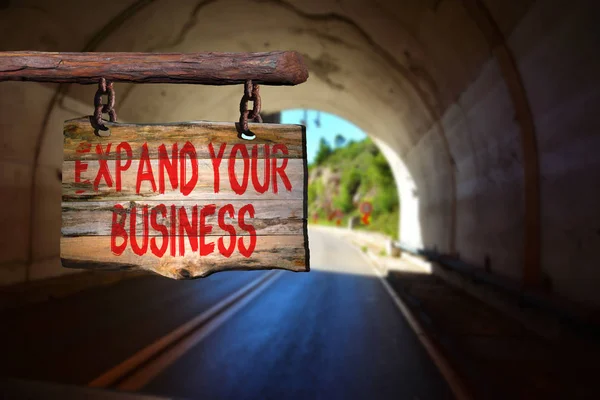 Розширити ваш бізнес мотиваційний знак фрази — стокове фото