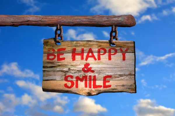 Być szczęśliwy & uśmiech — Zdjęcie stockowe