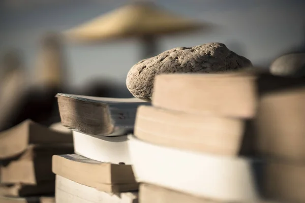 Libros en la playa 5 —  Fotos de Stock