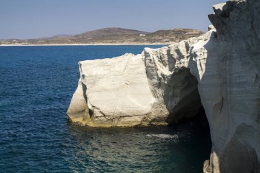 Sarakiniko volkanik kayalar