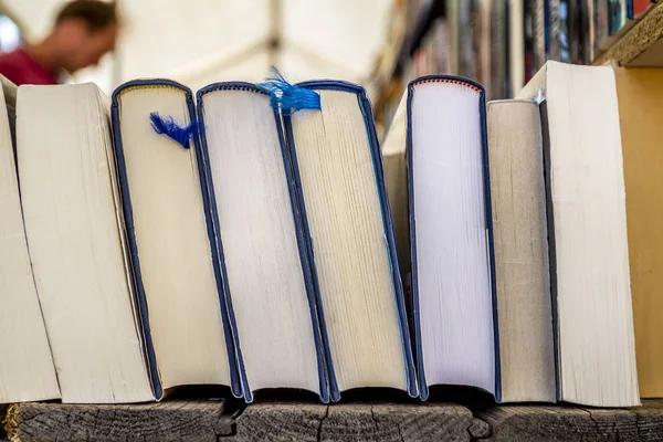 Boeken in een rij — Stockfoto