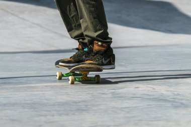 Kaykay üzerinde Dengeleme