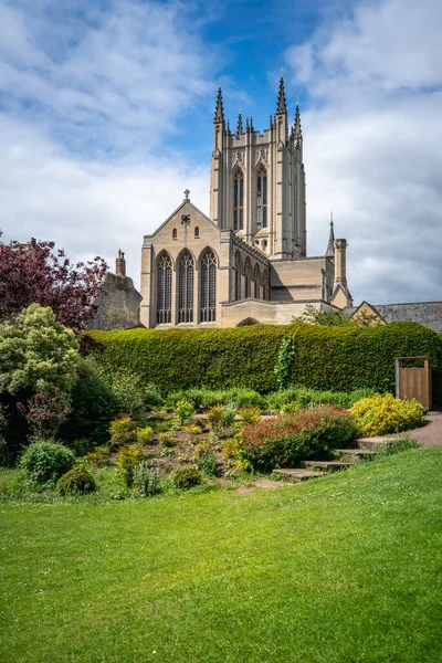 Tour du Millénaire et jardins de l'Abbaye — Photo