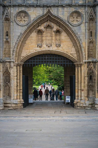 Bury Edmunds England May 2019 Busy Abbey Gate Angel Hill — Stock Photo, Image