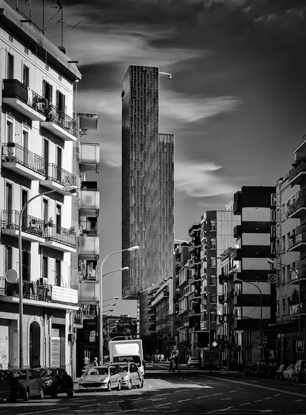 Barcelona rua em um dia ensolarado setembro — Fotografia de Stock