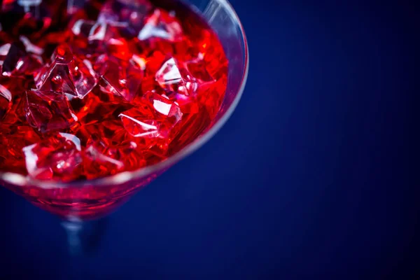 Червоний коктейль для день Святого Валентина — стокове фото