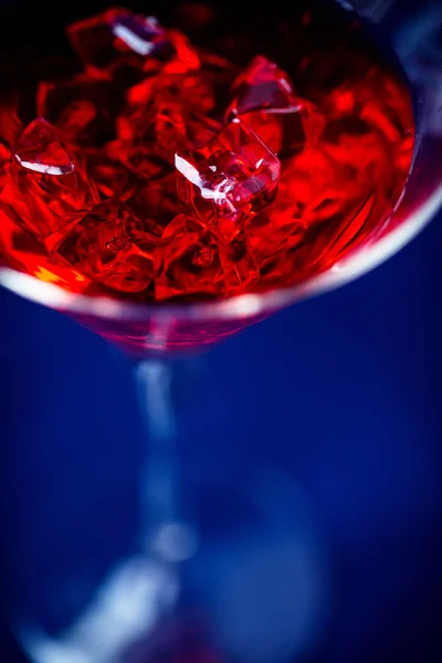 Czerwony koktajl na Walentynki — Zdjęcie stockowe