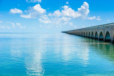 Florida Keys - tarihi Yurtdışı otoyol ve 7 mil Köprüsü, Florida, ABD, uzun köprü.