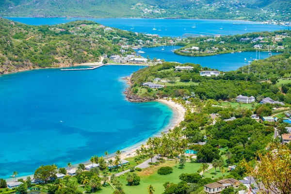 Shirley Heights, Antigua, Caribbean Galleon plaj görünümünü.