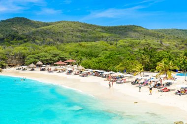 Grote KNIP plaj beyaz kum ve turkuaz su, Curacao, Hollanda Antilleri.
