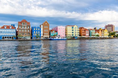 Renkli binalar Willemstad şehir, Curacao, Hollanda Antilleri.