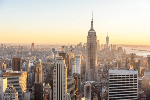 Observando Vista Horizonte Centro Manhattan Com Famoso Empire State Building — Fotografia de Stock