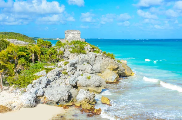 Observando Ruínas Maias Tulum Costa Tropical Quintana Roo México — Fotografia de Stock