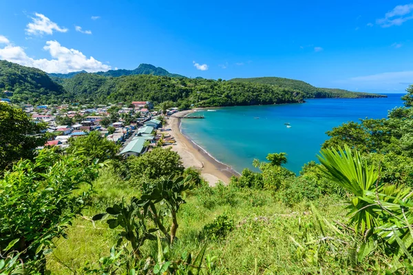 Anse la Raye - tropikal plaj St. Lucia Island üzerinde.
