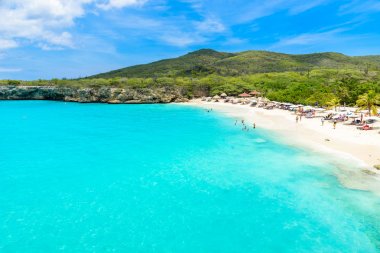 Grote KNIP plaj beyaz kum ve turkuaz su, Curacao, Hollanda Antilleri.