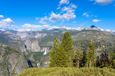 Vernal görünümünü ve Nevada tarihleri arasında Glacier Point Yosemite Milli Parkı, Kaliforniya, ABD